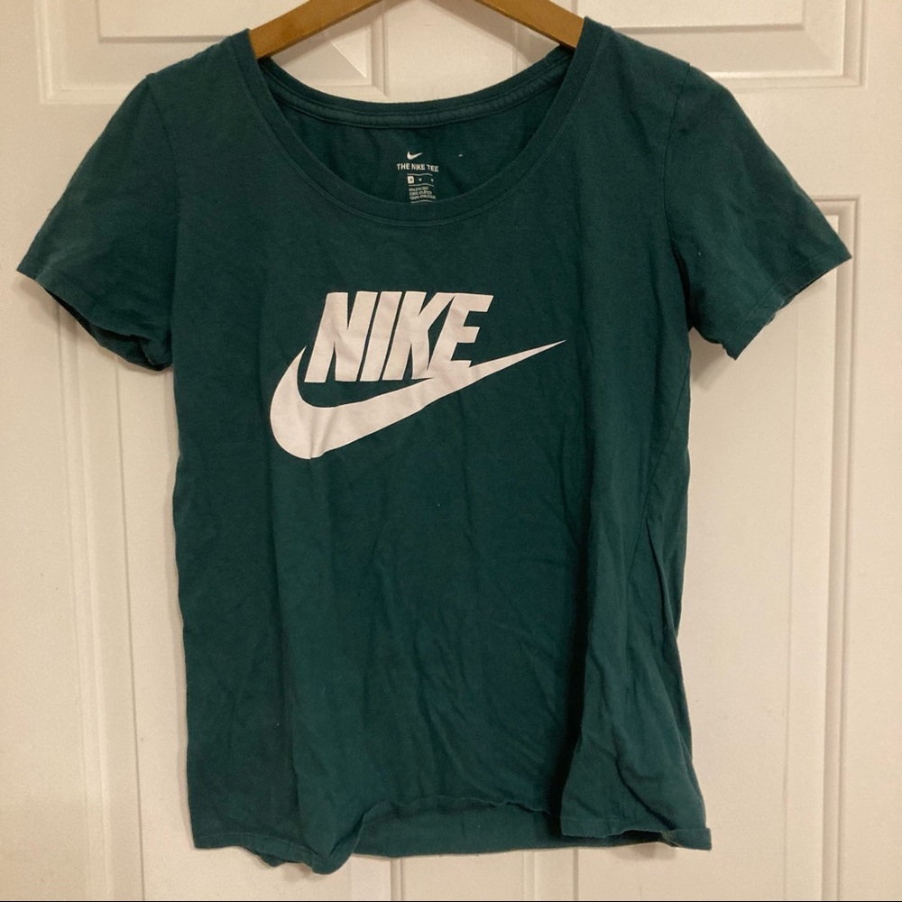 Nike turquoise graphic scoop neck t-shirt
